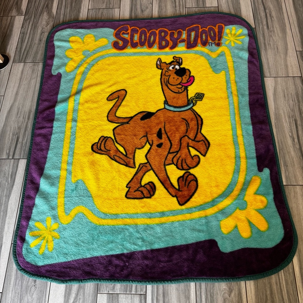 Vintage 2000 Scooby-Doo Fleece Throw Blanket Cartoon Network 50 x 60 Yellow Teal